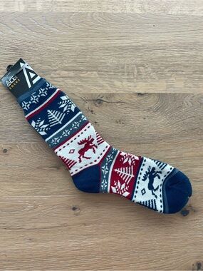 Men’s Navy,‎ Red & White Fair Isle Crew Socks